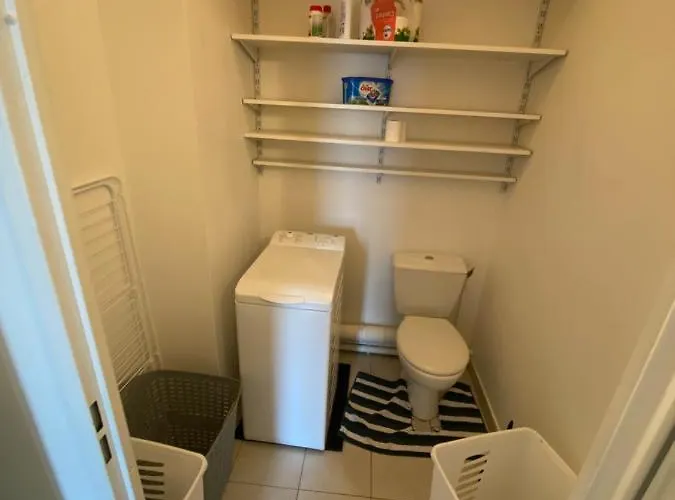 Super Avec Bureau Alloggio in famiglia
