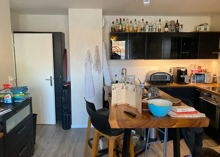 Super Avec Bureau Alloggio in famiglia Courcouronnes